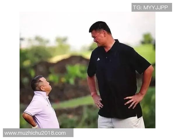 姚明与搞笑伙伴们的趣味合照大集合让你捧腹大笑的瞬间分享